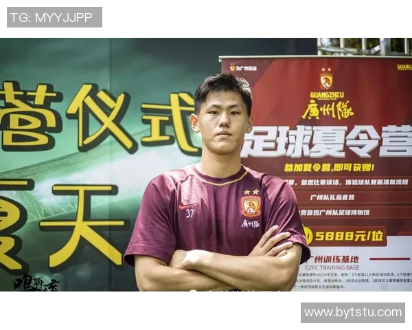 足球星视界独家解读全球顶级球员背后的成长历程与精彩瞬间