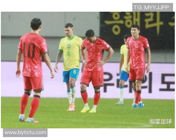 韩国足球明星因拿扳手事件引发关注成为话题人物